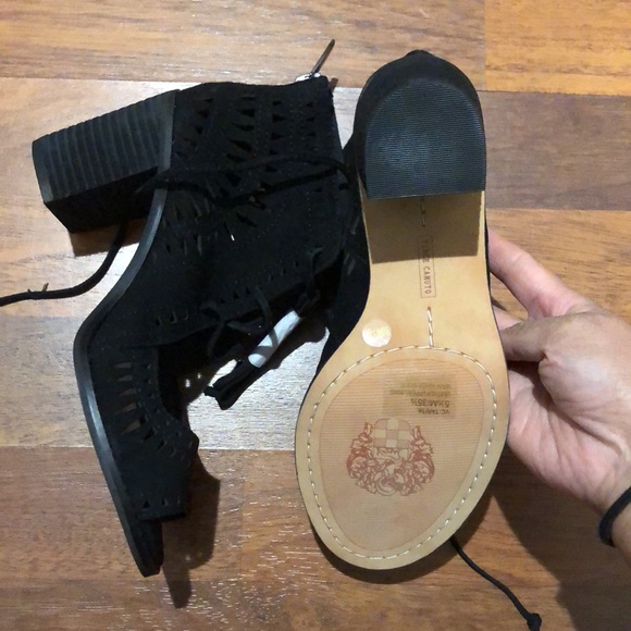 Vince Camuto Caged Sandals - Picture 3 of 6